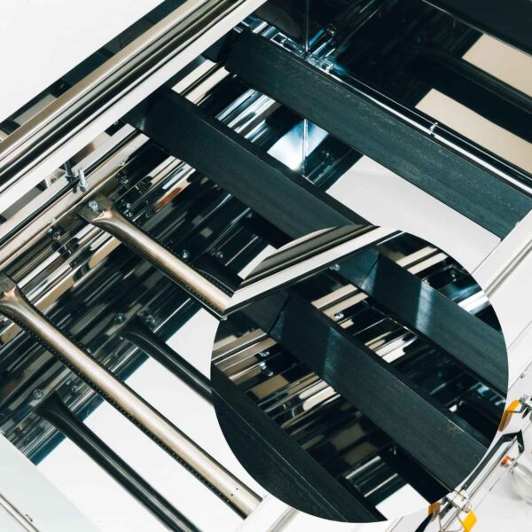 Stainless Steel Gas Flame Griller - 4 Burner Close-up